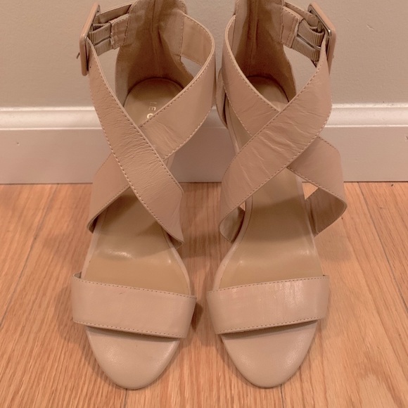 BNWOT Le Chateau heels - Picture 2 of 7